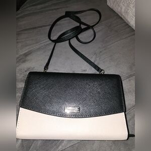 Kate Spade Leather Winni Laurel Way Crossbody Clutch Wallet Black & Almond